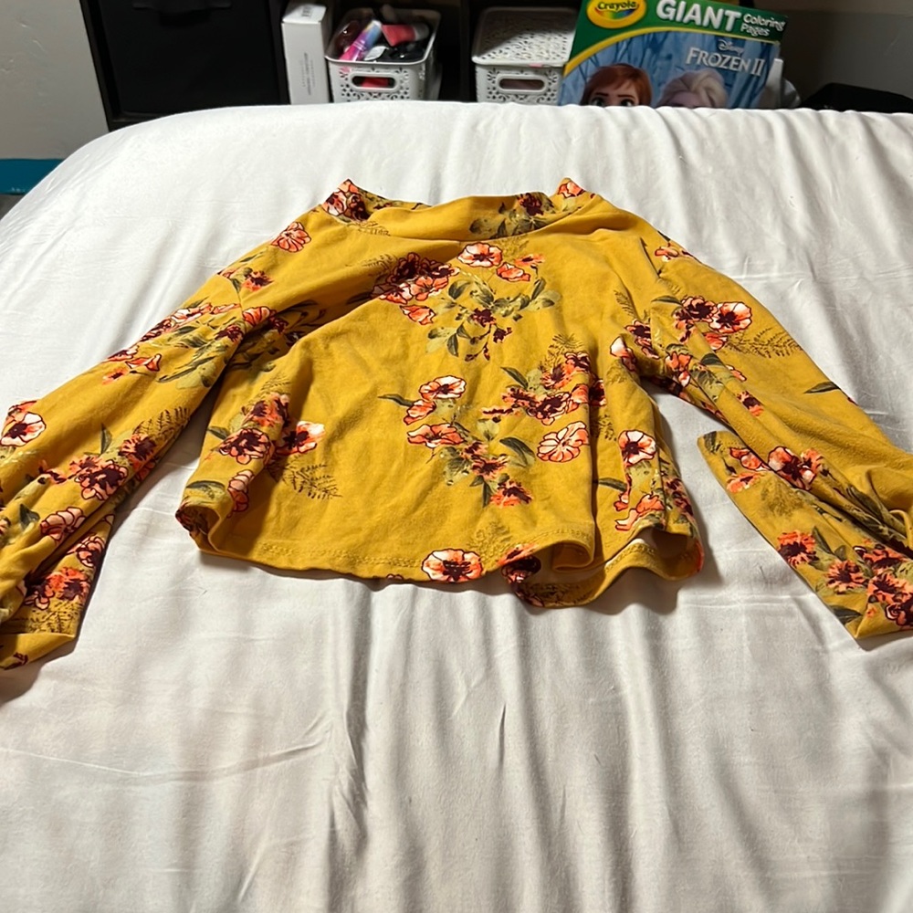 Crop yellow long sleeve